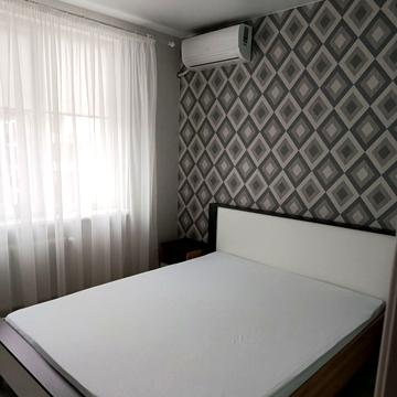 Владислава Бувалкіна вул., (Будинок 1)