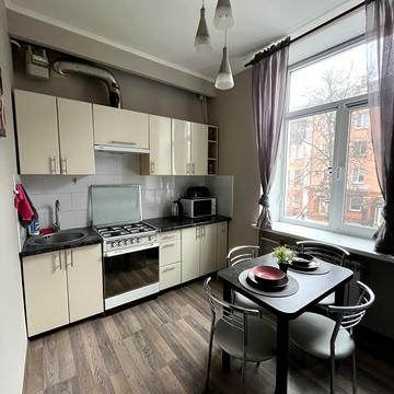 Соборності вул. (Жовтнева), 44