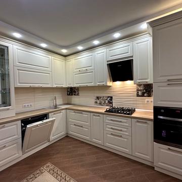 Володимира Івасюка вул., 82