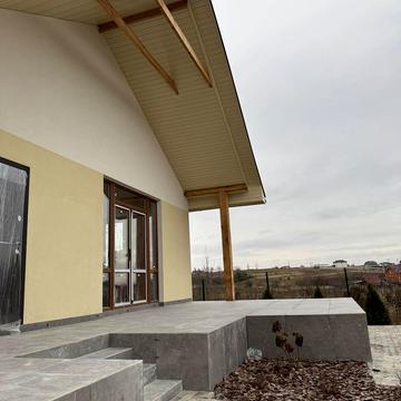 Підгірна вул., 6