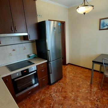 Лукрецька вул., 3