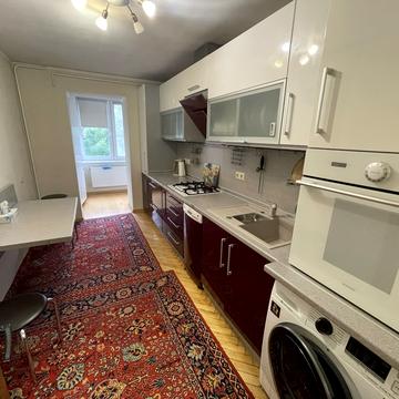 Митрополита Шептицького вул., 3