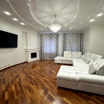 Небесної Сотні вул., 38