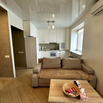 Мостобудівників вул., 18