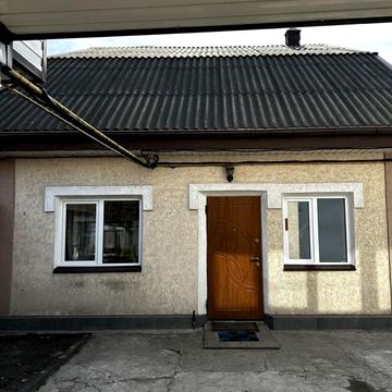 Парникова вул., 1