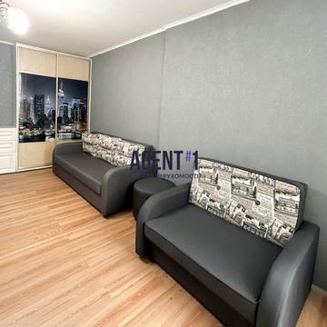 Теплична вул., 42