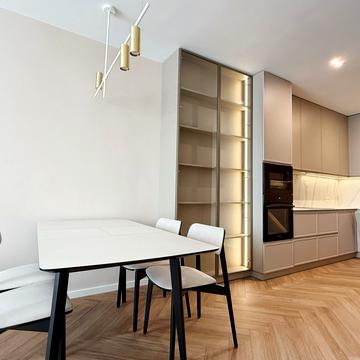 Топольна вул., 4г