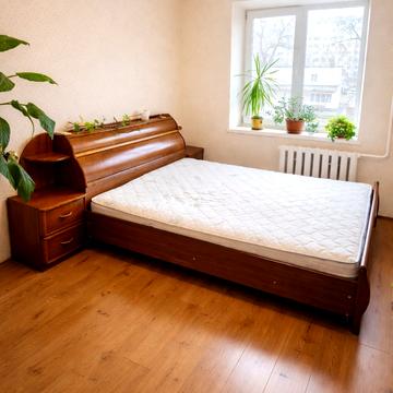 Дніпровська набережна вул., 9-А