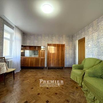 Академіка Корольова вул., 74б