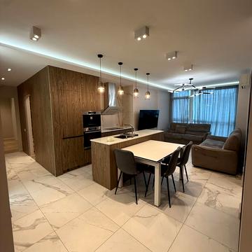 Предславинська вул., 53