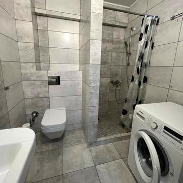 Леоніда Перфецького вул., 2а