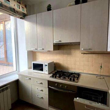 Леоніда Первомайського вул., 9-А