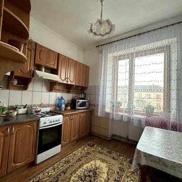 Грушевського, 25