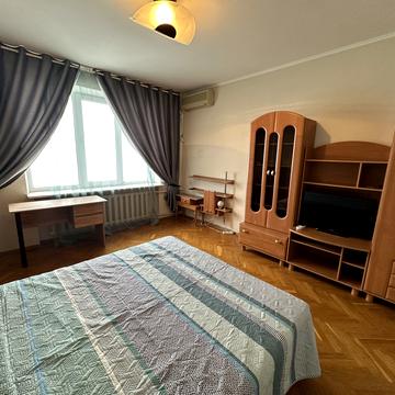 Лесі Українки бульв., 21-Б