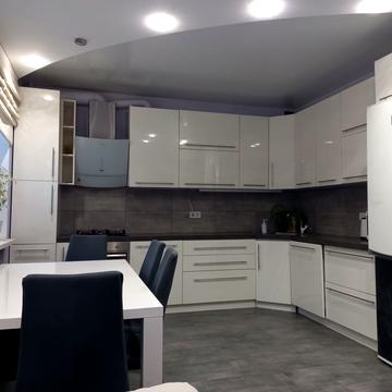 Миколи Сингаївського вул. (Ново-Оскольська), 1