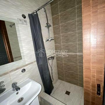 Чернівецька вул., 1