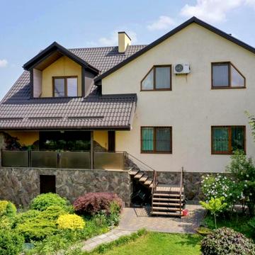 Романа Шухевича вул., 16