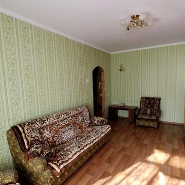 Академіка Грушевського вул., 40