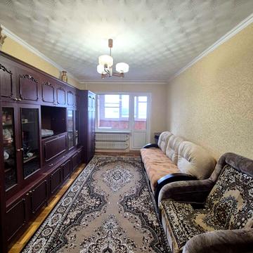 Анни Ахматової вул., 25