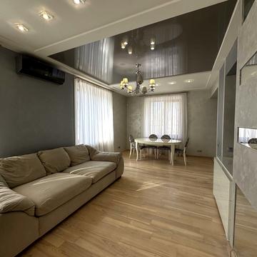 Незалежної України вул. (40 років Радянської України), 53