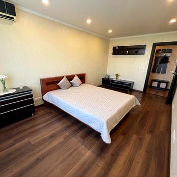 Райдужна вул., 16