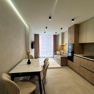 Романа Левицького вул., 4