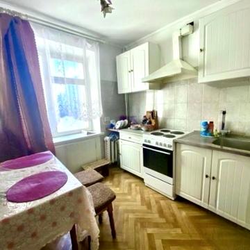 Роксоляни вул., 33