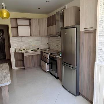 Тролейбусна вул., 24