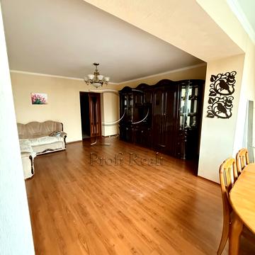 Лесі Українки бульв., 21-Б