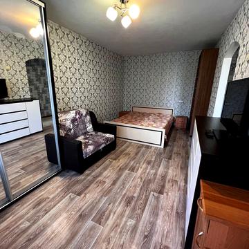 Петра Калнишевського просп. (Косіора), 33