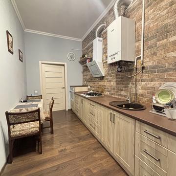 Бернарда Меретина вул., 8