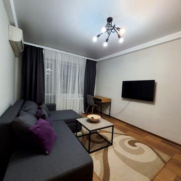 Братиславська вул., 8