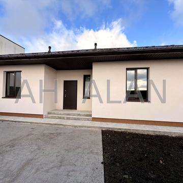 Леоніда Каденюка вул., 2