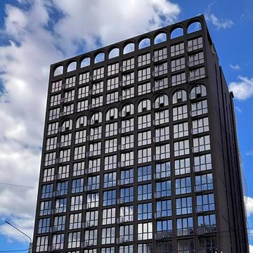 Сонячна вул., (Будинок 1)