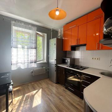 Івана Миколайчука вул., 3