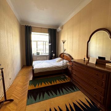 Велика Васильківська вул. (Червоноармійська), 52