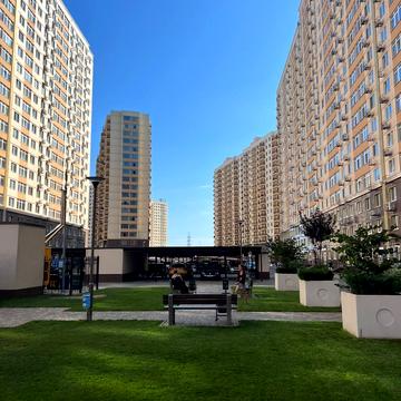 Перлинна вул., 9