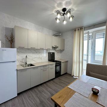 Академіка Сахарова вул., 16