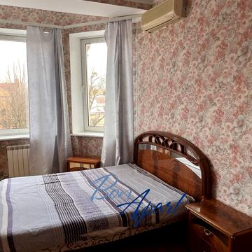 Прорізна вул., 11