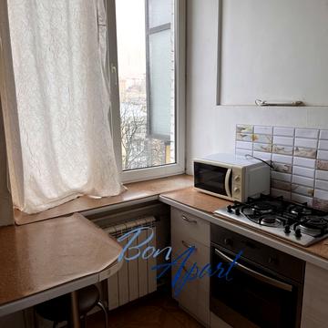 Прорізна вул., 11