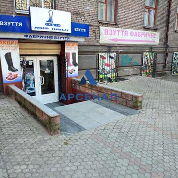 Незалежної України вул. (40 років Радянської України), 68