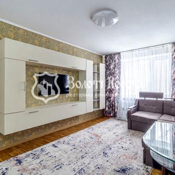 Академіка Булаховського вул., 42/43