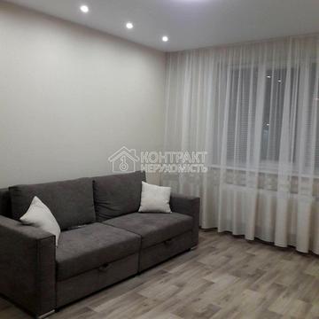 Ньютона вул., 100