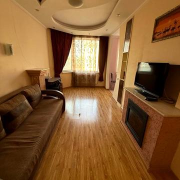 Середньофонтанська вул., 19б