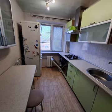 Героїв просп., 12