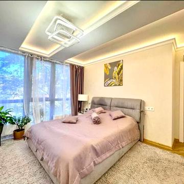 Андрія Гулого-Гуленка вул. (Віце-адмірала Азарова), 8а