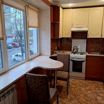 Перемоги вул., 46