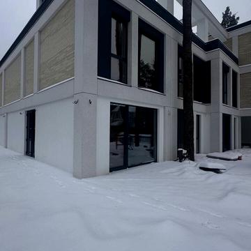 Варшавська вул.