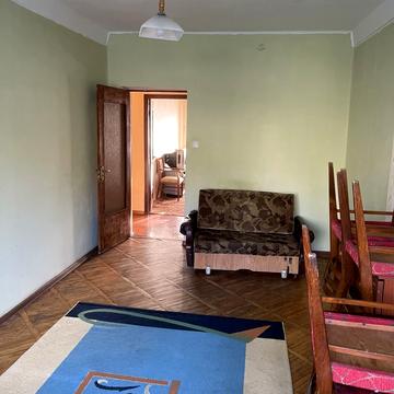 Весняна вул., 4