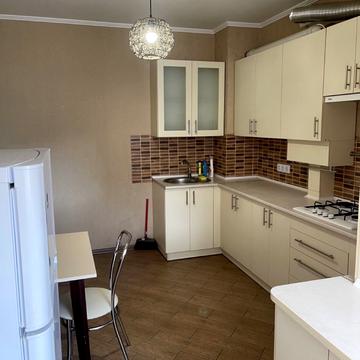 Гетьманська вул., 9